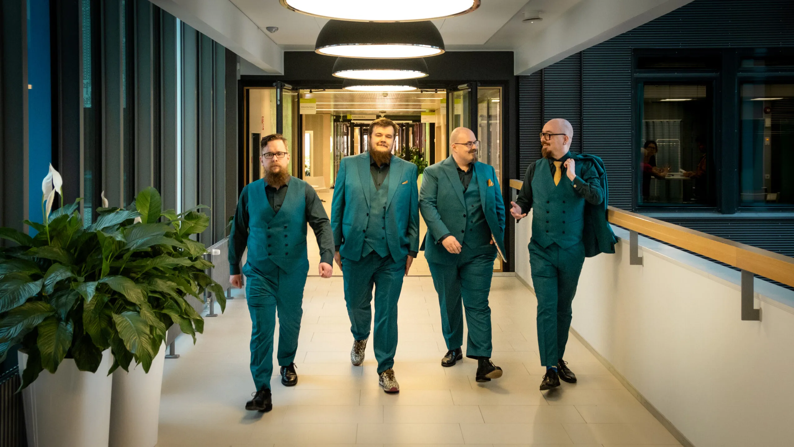 TET-harjoittelija Sara Koudin toimistolla.